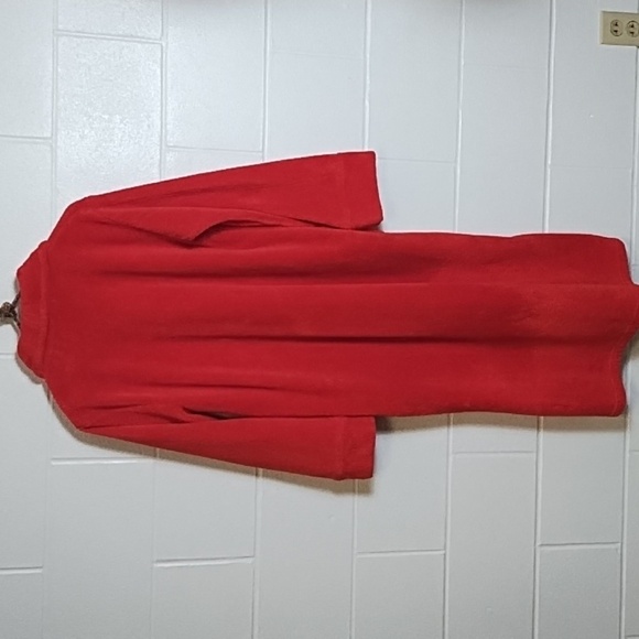 Secret Treasures Zip Front Soft Plush Fleece Cozy Red Robe Pockets - Picture 2 of 12